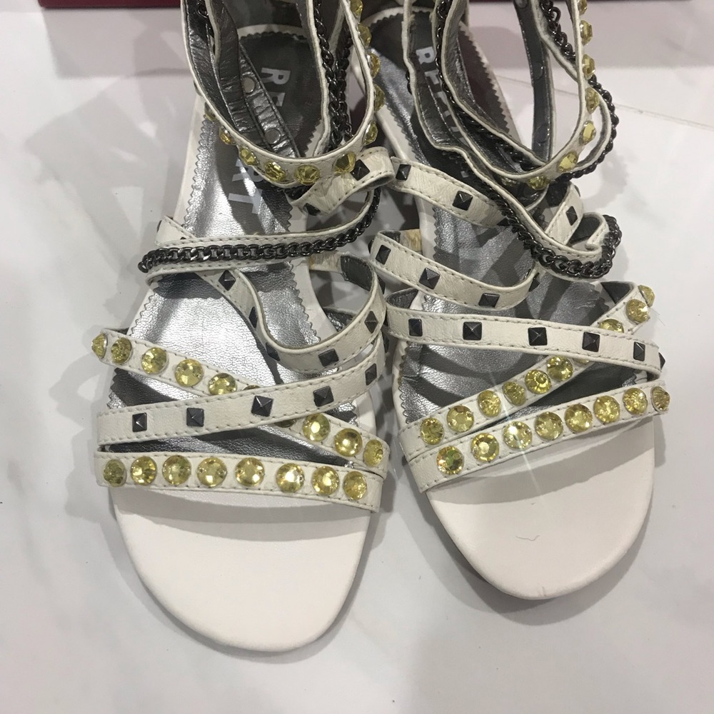 Report cure sandals